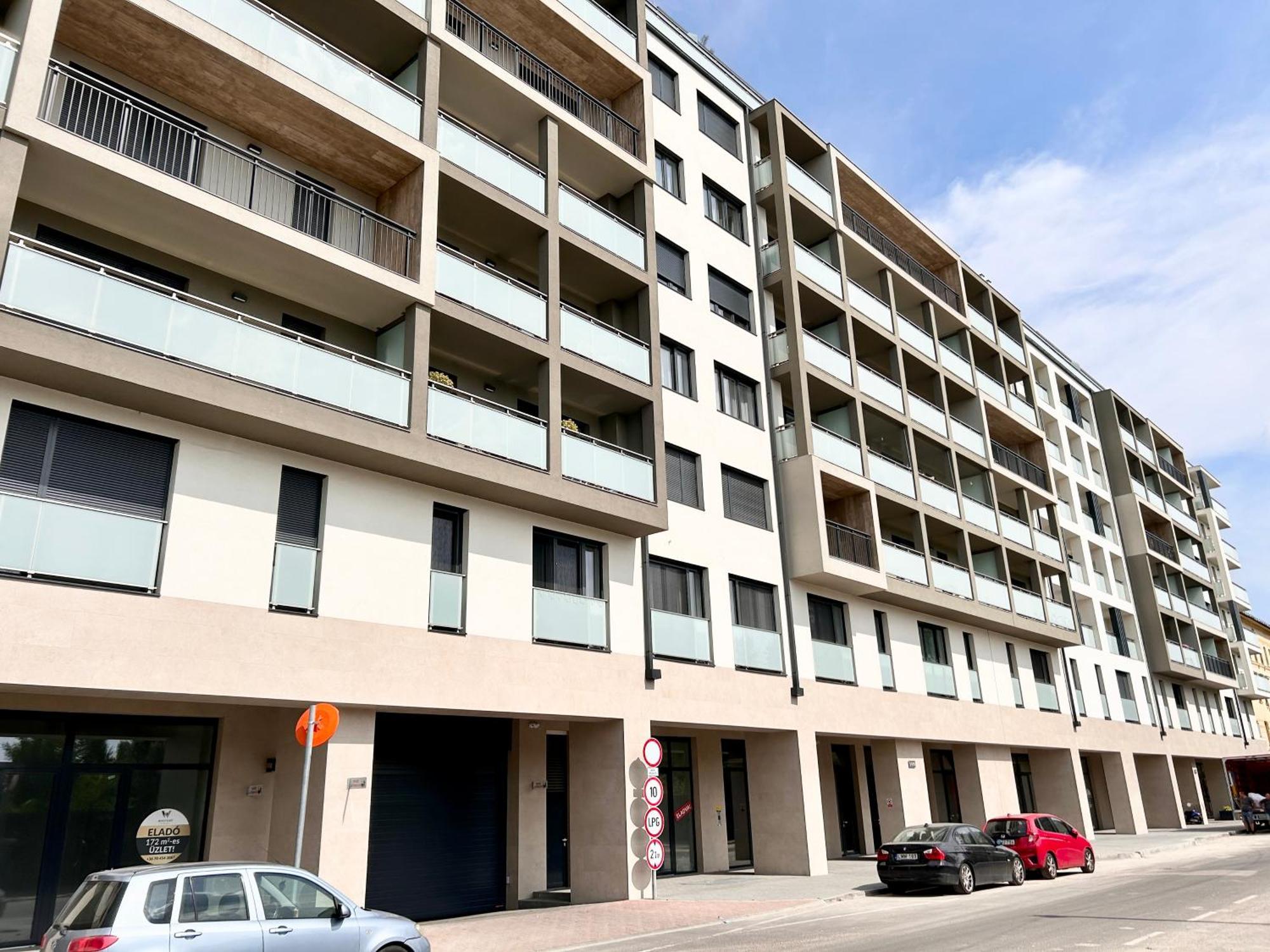 New 2022 Family&Friends Downtown Ac 3Br 2Ba Free Parking Big Balcony Near Metro&Train Station Self Check-In Apt Budapesta Exterior foto